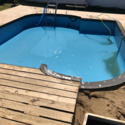 Accessoires indispensables pour l'entretien de votre piscine : produits et outils Oullins